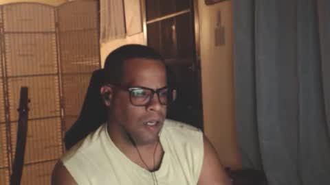 Snapshot of toni2814 chatting on 04-18-26, 02:37 Antonio online show from 04-18-26, 02:37