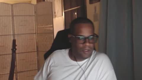 Snapshot of toni2814 chatting on 05-11-26, 01:55 Antonio online show from 05-11-26, 01:55
