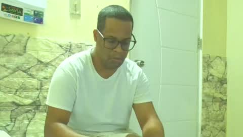 Snapshot of toni2814 chatting on 05-16-26, 12:48 Antonio online show from 05-16-26, 12:48