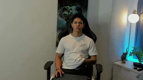 Snapshot of tony_petrov chatting on 01-09-26, 04:04 tony_petrov online show from 01-09-26, 04:04