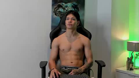 Snapshot of tony_petrov chatting on 01-11-26, 02:49 tony_petrov online show from 01-11-26, 02:49