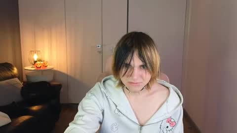 Snapshot of too_silly_ chatting on 05-26-26, 09:11 too_silly_ online show from 05-26-26, 09:11