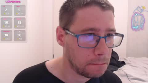 Snapshot of totoclown chatting on 05-14-26, 02:29 Thomas online show from 05-14-26, 02:29