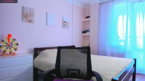 Snapshot of toxic_lina chatting on 06-16-26, 01:58 Ellina online show from 06-16-26, 01:58