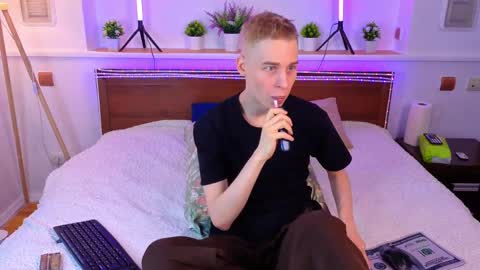 Max online show from 04-12-26, 10:09