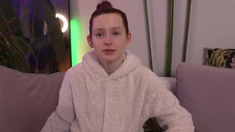 Snapshot of toxl chatting on 02-21-25, 05:31 Bella online show from 02-21-25, 05:31