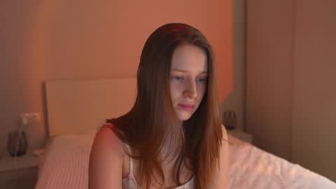 Snapshot of toxl chatting on 11-30-25, 04:33 Bella online show from 11-30-25, 04:33