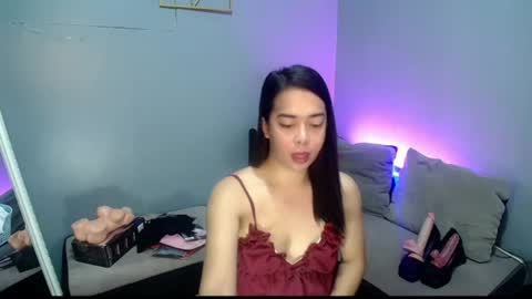 Snapshot of transmanilasue chatting on 07-11-26, 12:24 Sue online show from 07-11-26, 12:24