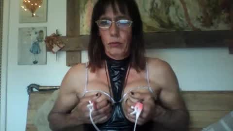 Snapshot of transslavechic chatting on 05-01-26, 07:46 Ela online show from 05-01-26, 07:46