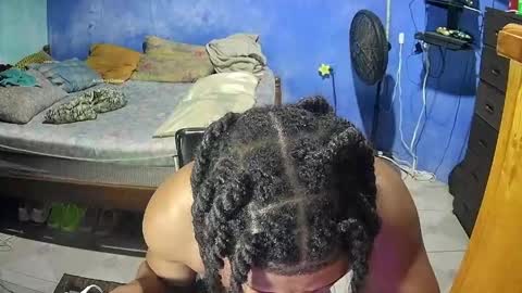 travisx_ online show from 05-28-26, 06:43