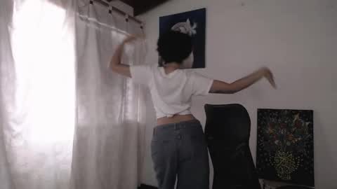 Snapshot of treasuresz chatting on 05-02-26, 06:46 Emily online show from 05-02-26, 06:46