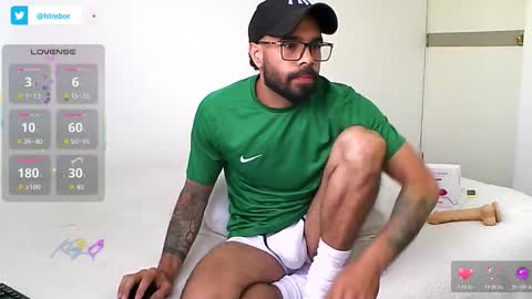 Snapshot of treborshunter chatting on 02-17-26, 06:36 Hunter man online show from 02-17-26, 06:36