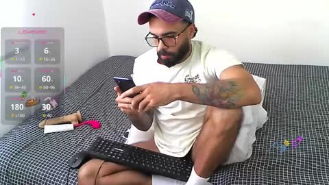 Snapshot of treborshunter chatting on 04-05-26, 09:23 Hunter man online show from 04-05-26, 09:23