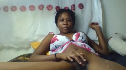 Snapshot of tresyamber chatting on 05-13-26, 07:06 tresyamber online show from 05-13-26, 07:06
