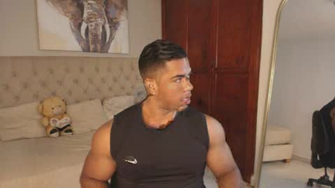 Snapshot of trevor_vinc chatting on 04-08-26, 01:11 trevor online show from 04-08-26, 01:11