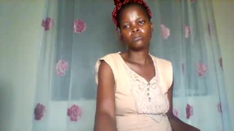 Snapshot of trey_queens chatting on 01-18-26, 10:24 trey_queens online show from 01-18-26, 10:24