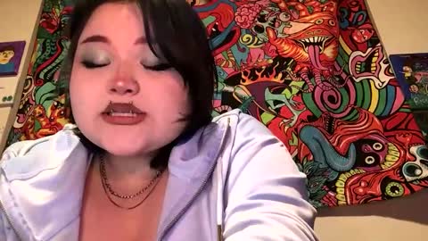 Trixie online show from 12-09-24, 02:02