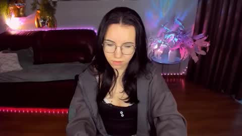 TriciaDaisy online show from 05-02-26, 04:28