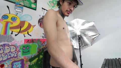 Snapshot of trieone chatting on 01-13-26, 04:23 - trieone online show from 01-13-26, 04:23