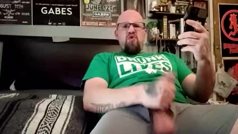 triller402 online show from 03-18-26, 12:47