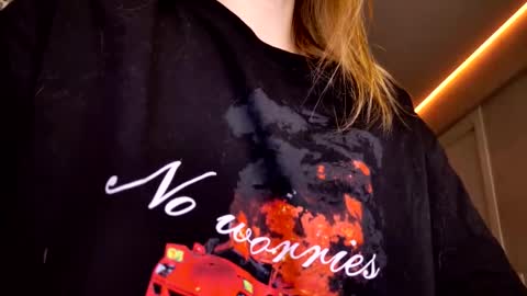 Snapshot of tripleprinces chatting on 01-05-26, 05:27 tripleprinces online show from 01-05-26, 05:27