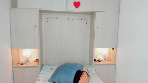 Snapshot of trishamoon chatting on 06-20-26, 04:37 TRISHA online show from 06-20-26, 04:37