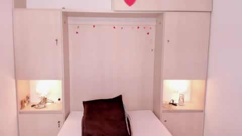 Snapshot of trishamoon chatting on 07-19-26, 04:11 TRISHA online show from 07-19-26, 04:11