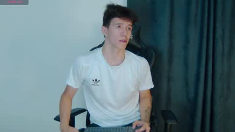 Snapshot of trisstan_kane chatting on 06-24-26, 11:53 trisstan_kane online show from 06-24-26, 11:53