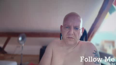 Snapshot of tritonspace chatting on 06-21-26, 11:57 Triton online show from 06-21-26, 11:57