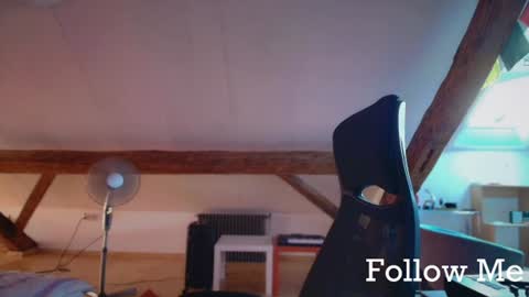 Snapshot of tritonspace chatting on 06-22-26, 04:53 Triton online show from 06-22-26, 04:53