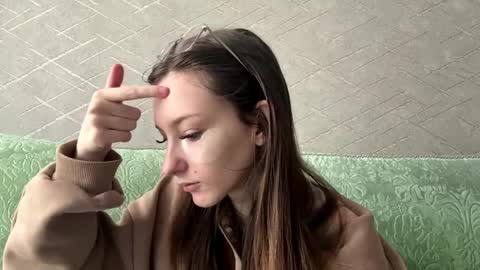 Hello Viola here   Help me to make 50 thumbs up 333 online show from 04-10-26, 09:36