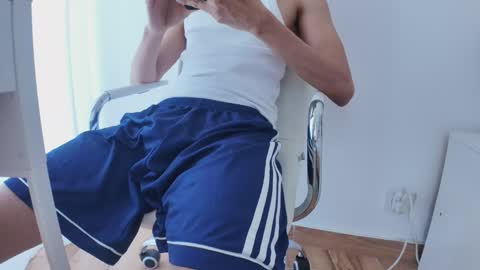 Snapshot of troyeros chatting on 04-09-26, 10:42 Troy online show from 04-09-26, 10:42