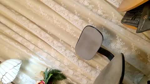 Chloe online show from 04-21-26, 07:58