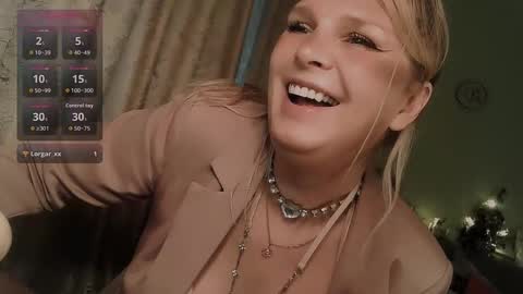 Annika online show from 12-20-25, 10:22