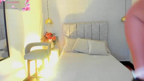 Snapshot of tutu_milf chatting on 07-11-26, 07:05 Tutu online show from 07-11-26, 07:05