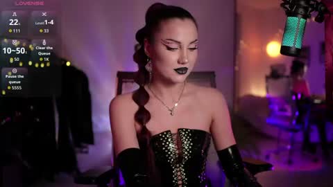 Miss Veth online show from 06-15-26, 01:41