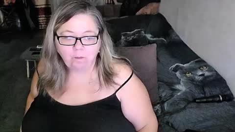 Lana online show from 02-19-26, 11:45