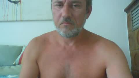 Snapshot of twiga72 chatting on 06-12-26, 02:38 twiga72 online show from 06-12-26, 02:38