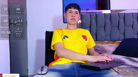 Snapshot of twink_daren chatting on 06-17-26, 07:04 Mr Daren online show from 06-17-26, 07:04