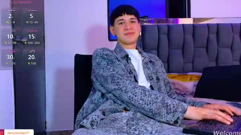 Snapshot of twink_daren chatting on 07-15-26, 02:17 Mr Daren online show from 07-15-26, 02:17