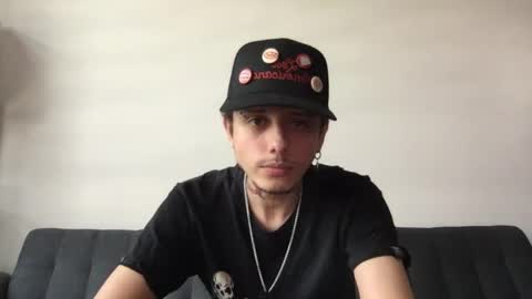 Derrick online show from 05-06-26, 06:13