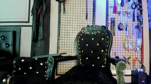 Clio  Tadeo online show from 05-18-26, 04:07