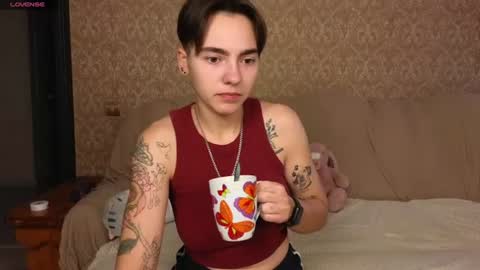 Snapshot of twobabesweet chatting on 07-10-26, 07:56 Welcome guys We Lili and Vic PVT open online show from 07-10-26, 07:56