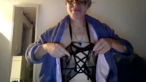 twoboobsonepenis online show from 06-11-26, 04:10