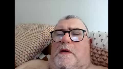 twohats2810 online show from 02-28-26, 03:46