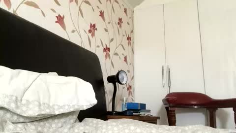 Twoheaven online show from 04-07-26, 08:37