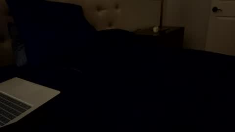 Snapshot of txguybi chatting on 07-12-26, 07:10 txguybi online show from 07-12-26, 07:10