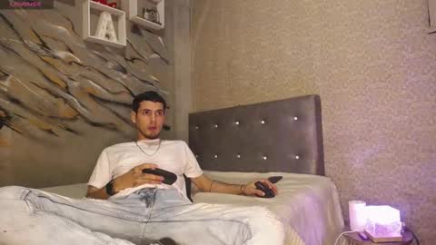 Snapshot of tyl3r_coop3r chatting on 02-15-26, 08:38 tyl3r_coop3r online show from 02-15-26, 08:38