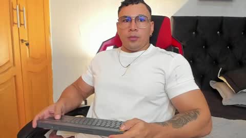 tyler_hank1 online show from 03-30-26, 11:06