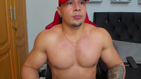Snapshot of tyler_hank1 chatting on 06-25-26, 05:12 tyler_hank1 online show from 06-25-26, 05:12